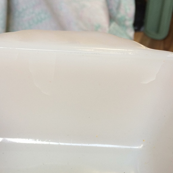 Vintage FIRE-KING casserole dish - Picture 5 of 5